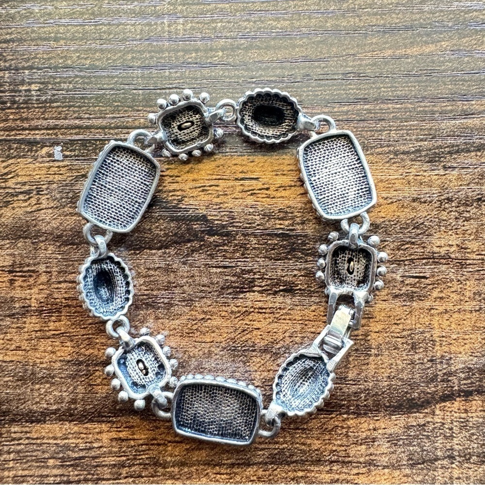 Elegant Silver Plate and Blue Women's Bracelet 7.5” - Picture 7 of 7